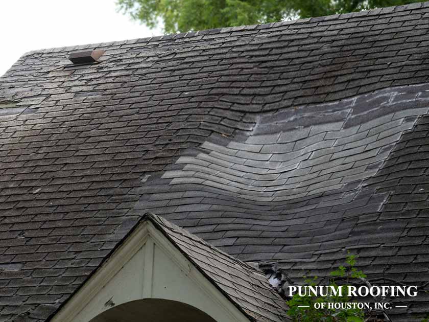 Sagging Roofs: Causes and Solutions